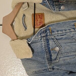 Vintage Style Levis Jacket with Sherpa Lining